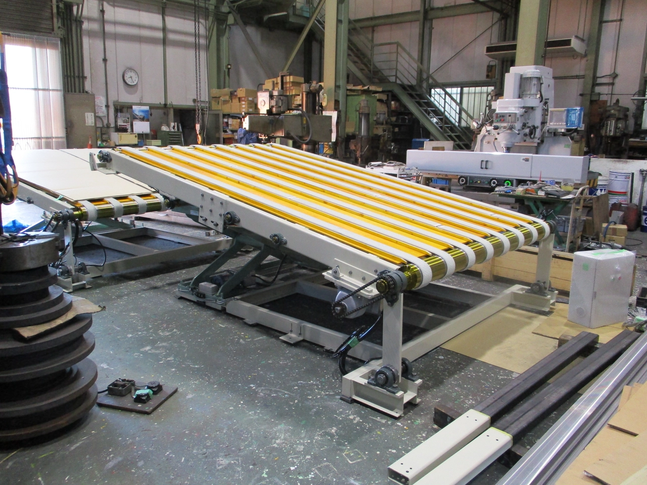 コンベア茢揃機